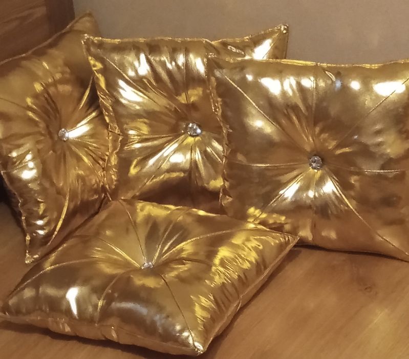 Złote poduszki Glamour
