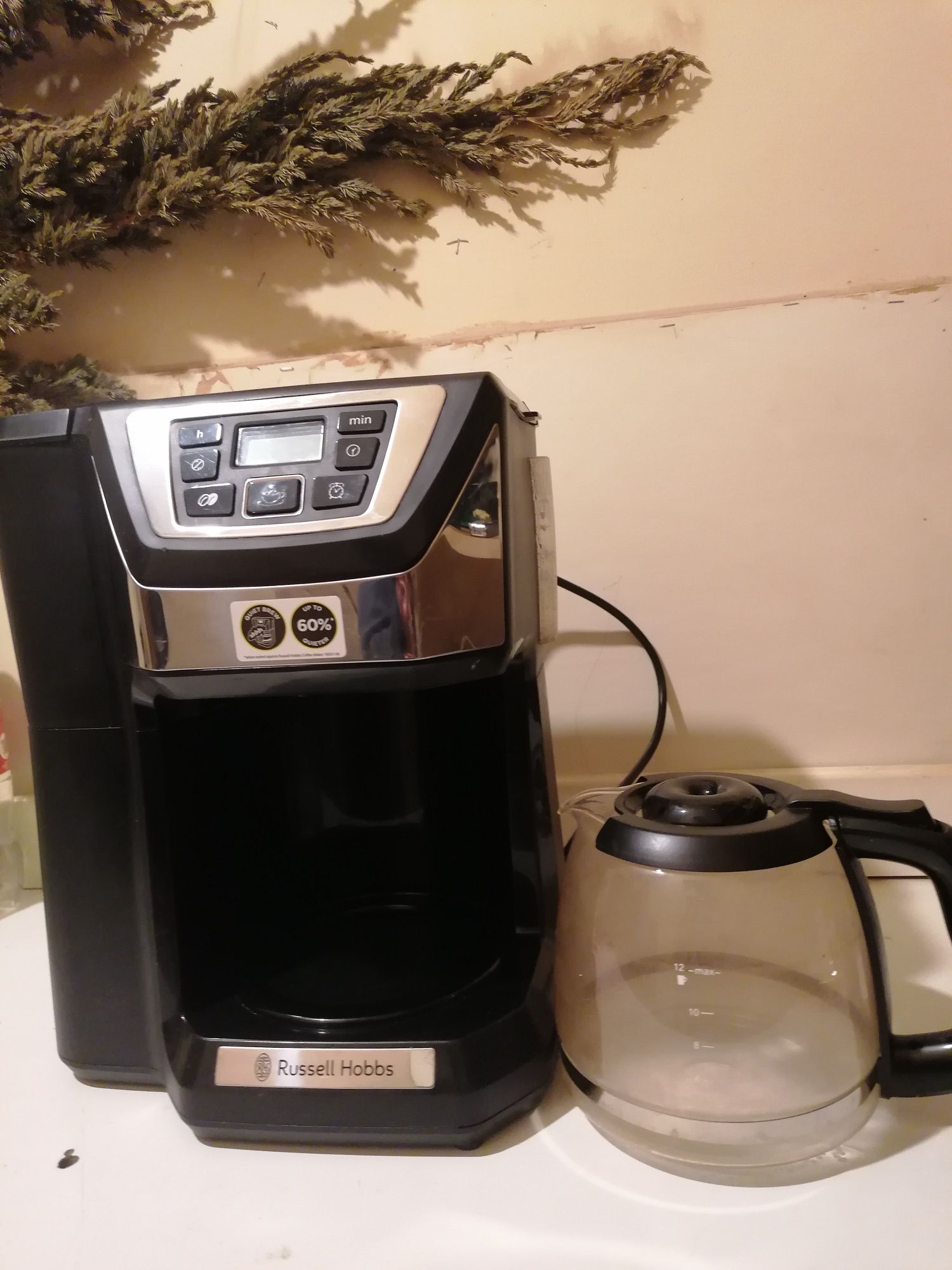 Ekspres do kawy Russell Hobbs z młynkiem