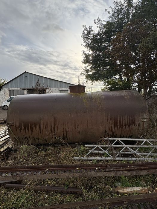 Бочка, цистерна, емність 10 кубів