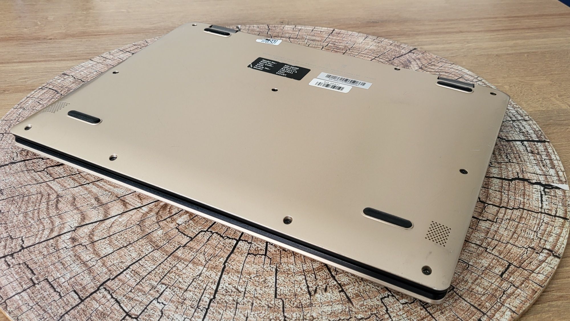 Laptop Medion Akyoya e2218t (md 60200) / uszkodzone ładowanie