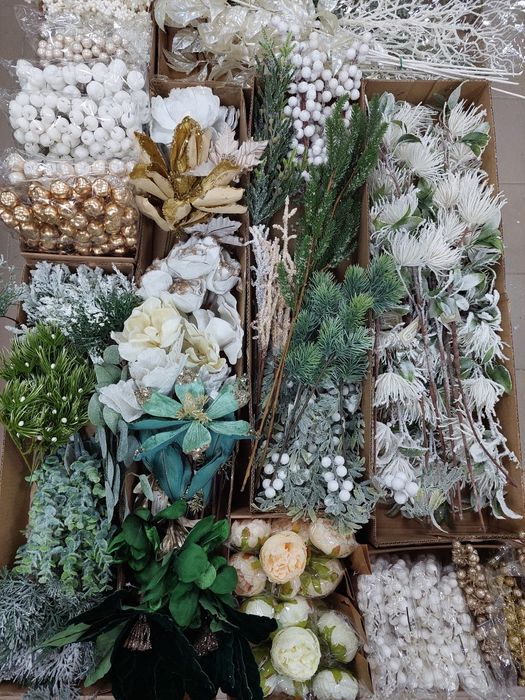 Новорічний декор, товари для декору, хендмейд, зимові гілочки, ягідки