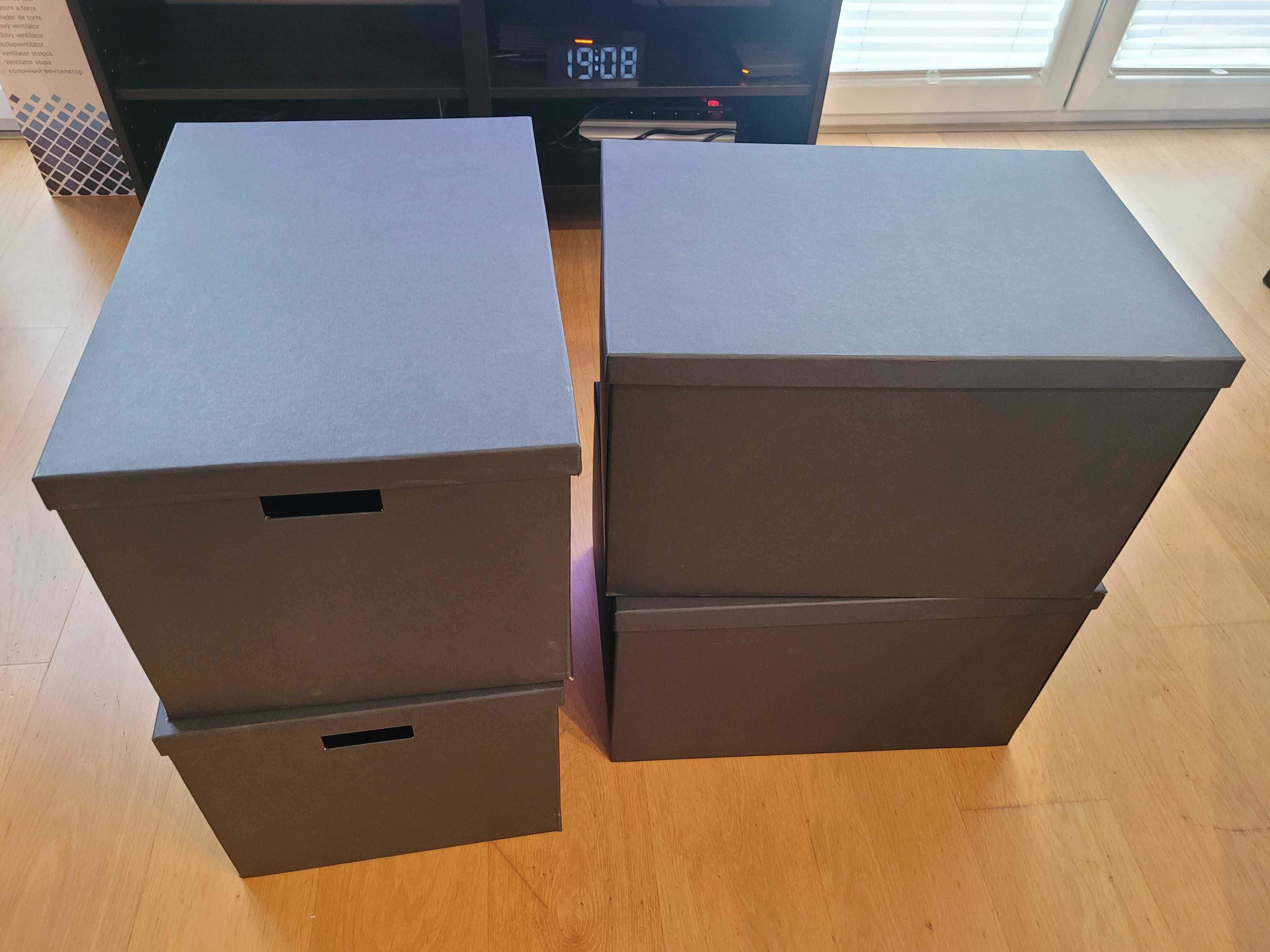 Dwie szafki wiszące IKEA BESTA – czarnybrąz 702.459.52 + pojemniki