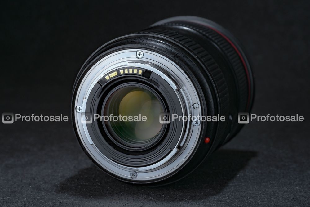 Об'єктив Canon EF 24-70mm f/2.8L II