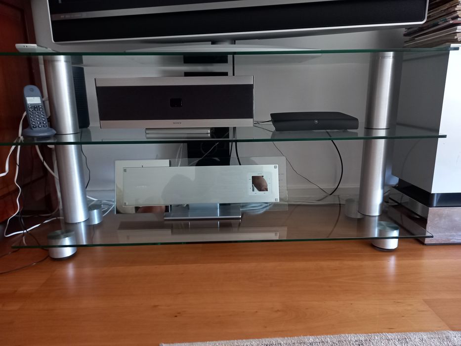 Móvel tv em vidro - 80 €
