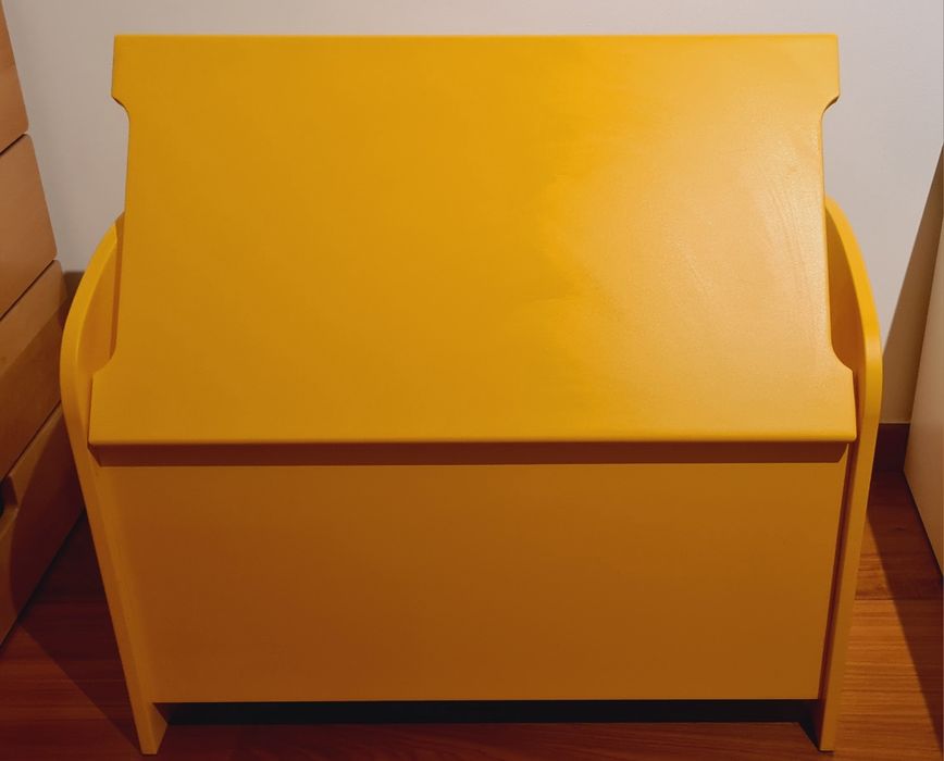 Banco /Baú para arrumação