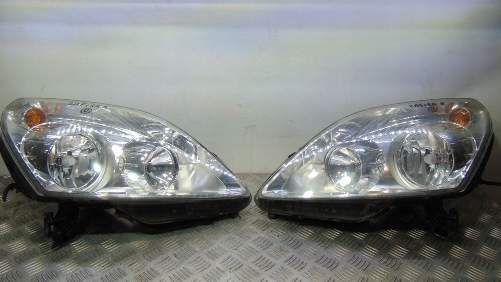 lampa lewa prawa przód przednia opel zafira b europa