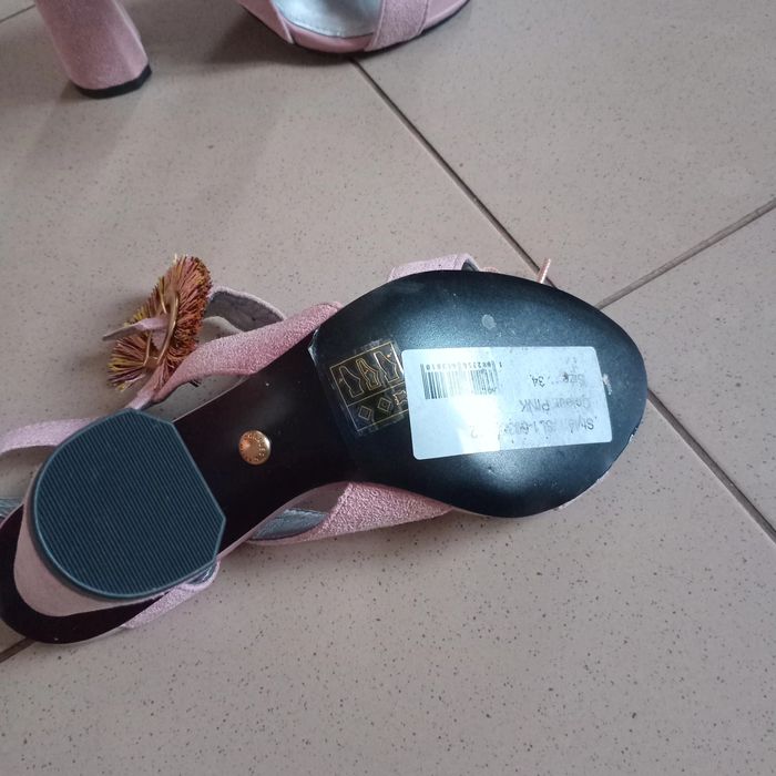 Босоніжки 36 розмір.