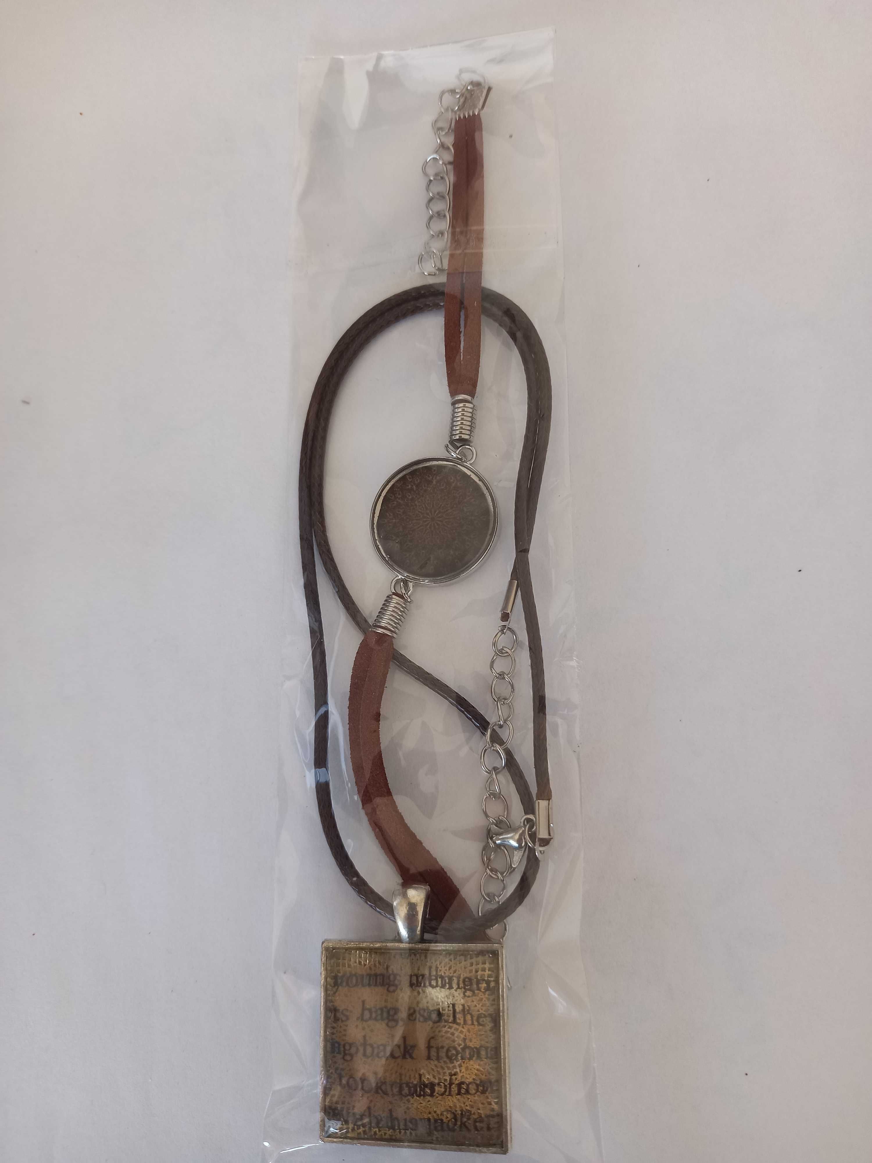 Conjunto pulseira e colar castanhos