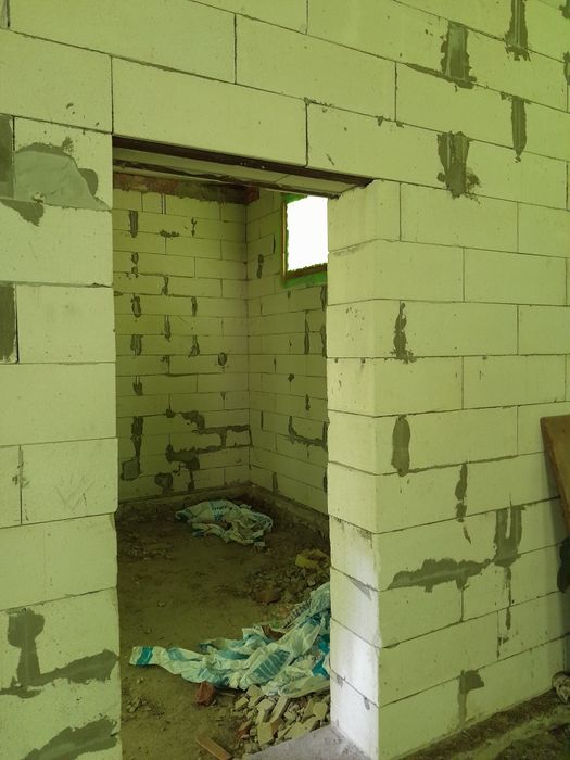 Продам не добудоване приміщення в центрі м. Заводське