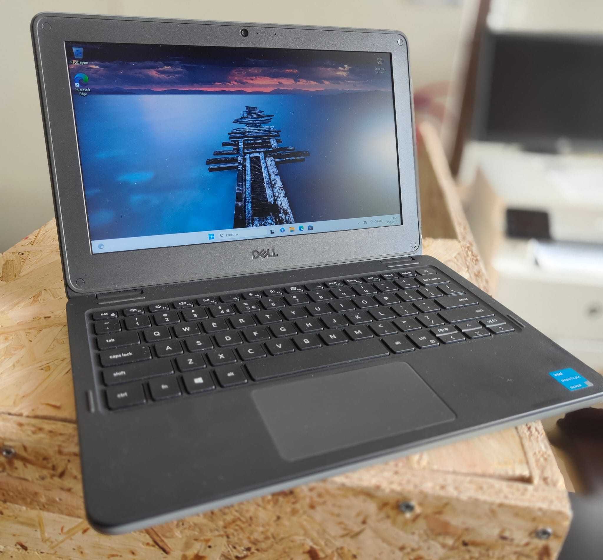 Dell Latitude 3120 8GB RAM 128GB M2 Windows 11  c/ Fatura e Garantia