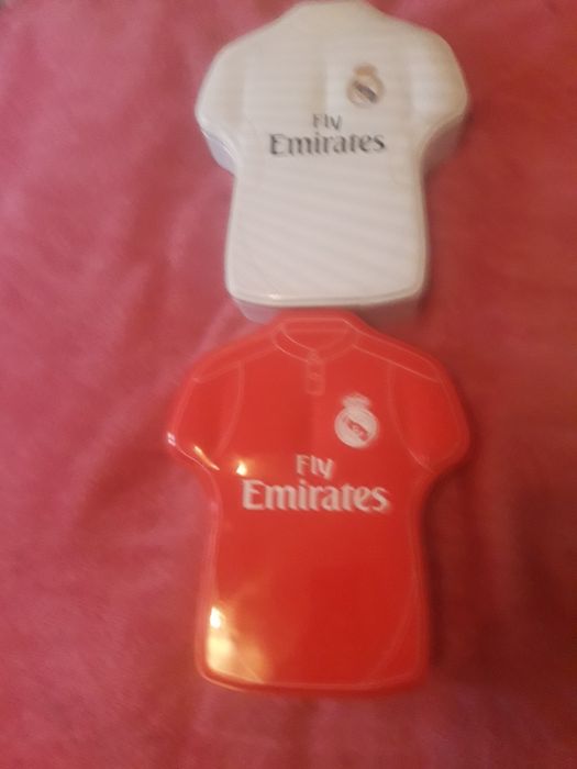 Latas Fly Emirates