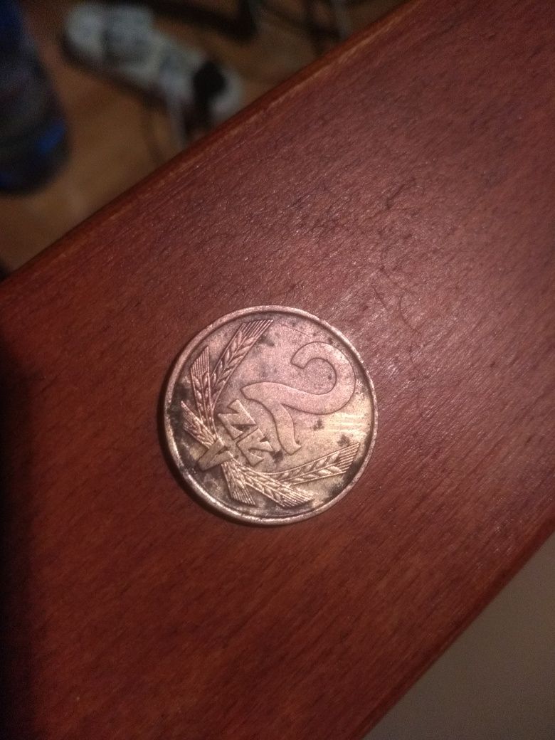 Stara kolekcjonerska polska moneta 2zł z 1976 roku bez znaku mennicy.