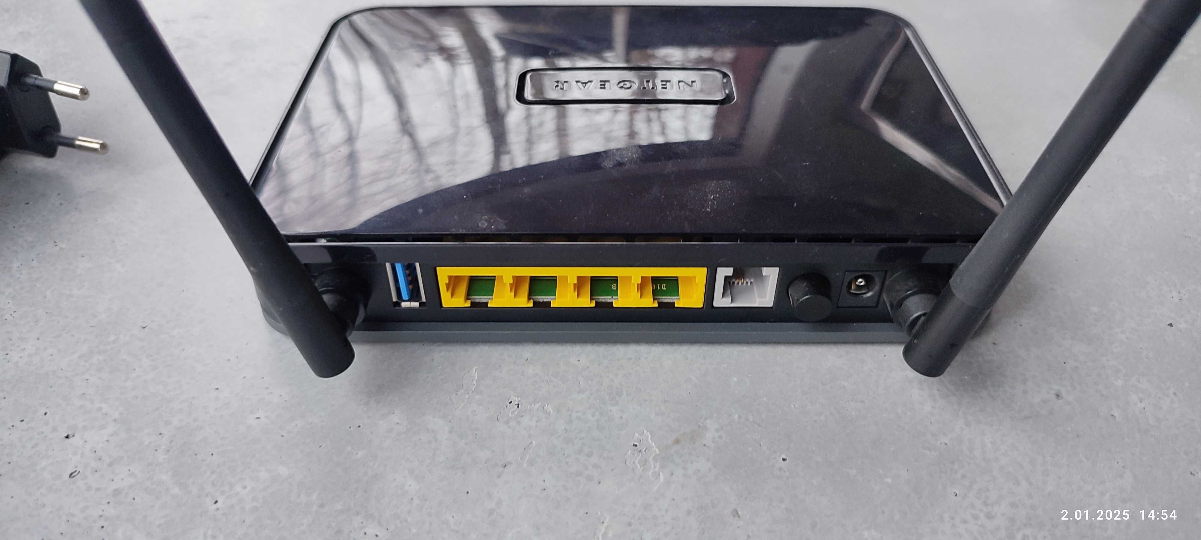 router marki netgear, model DGN2200
