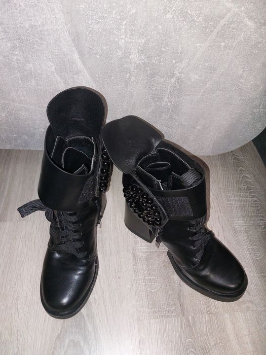 Ботінки взуття сапожки черевики