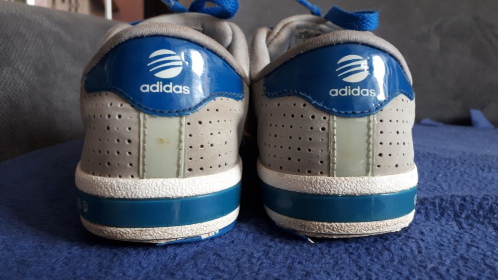 Adidas r.32 UK 13,5