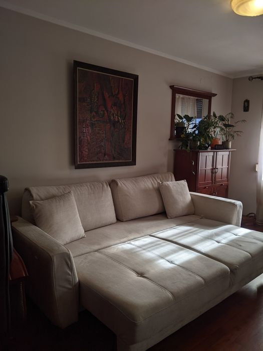 Kanapa z funkcją spania. Materiał plamoodporny.