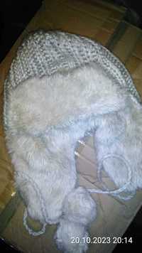 Ciepła zimowa czapka z pomponami unisex