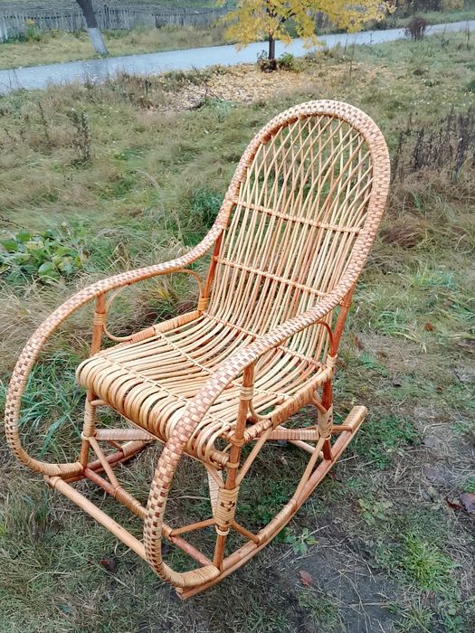 Кресло-гойдалки нові