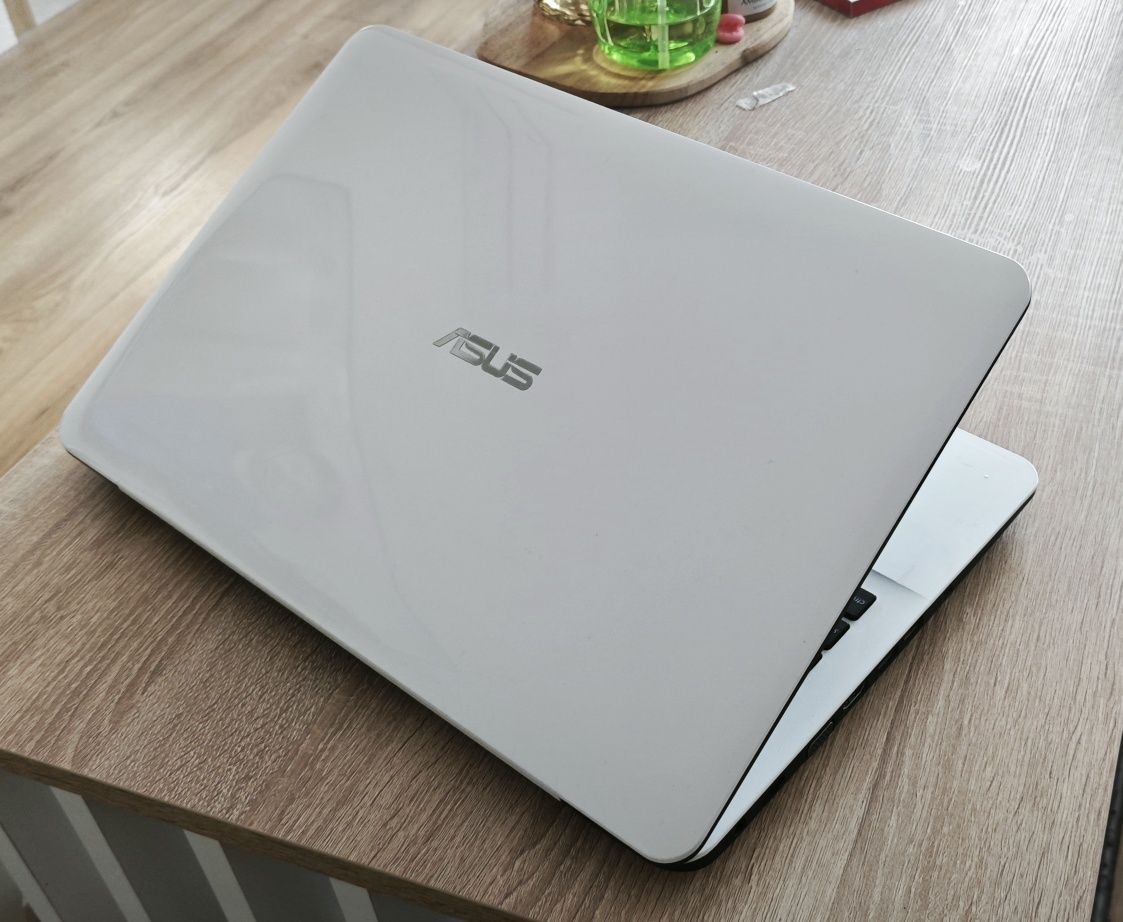 Laptop ASUS X555L Intel Core i5 12 GB Ram Nowy Dysk SSD 512 GB