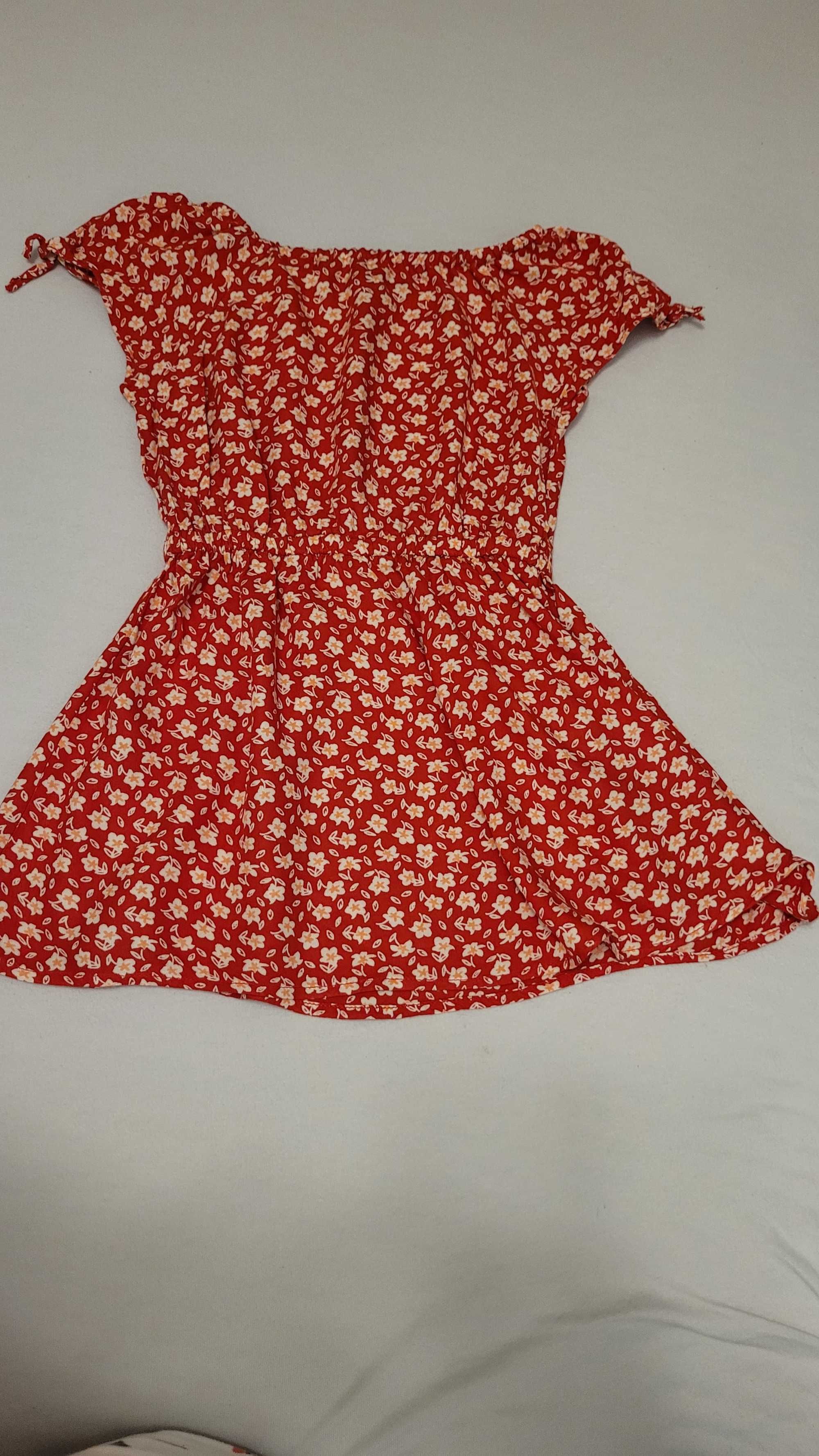 Sukienka 110 cm czerwona w kwiaty