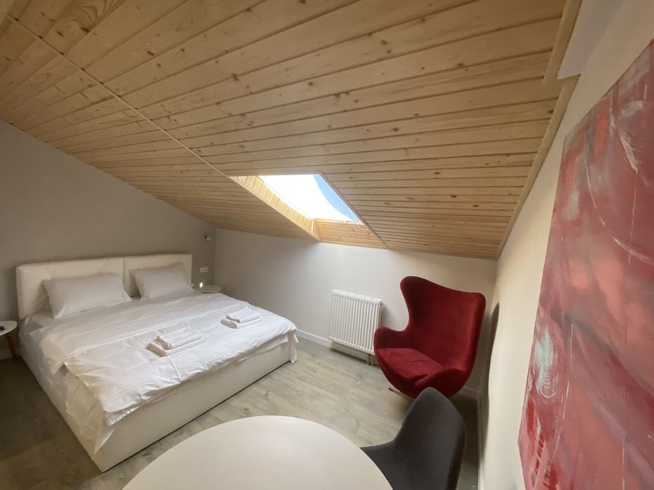 Апартаменти всі номера з кондиціонером, нові після ремонту, з кухнею.