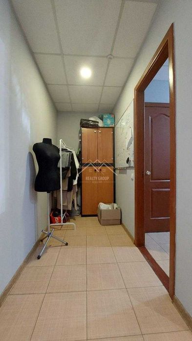 Продаж гарного приміщення під бізнес м-н Ювілейний поряд із ринком