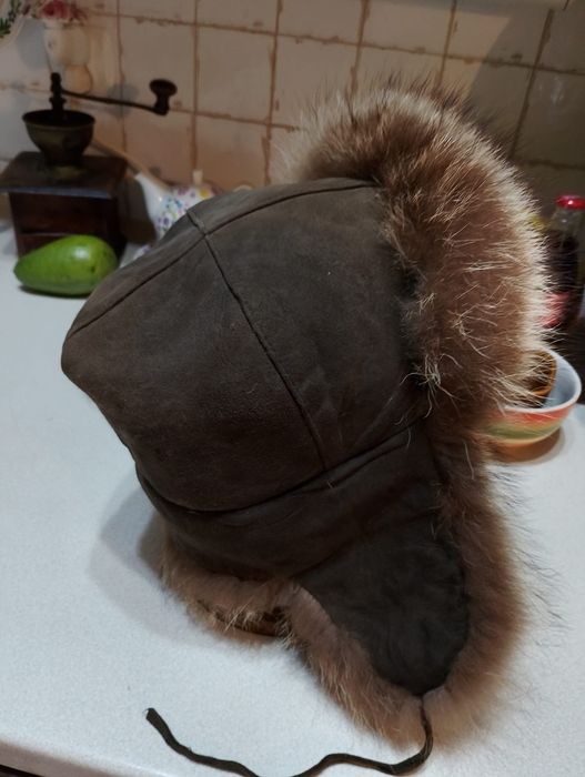 Czapka uszatka zamszowa