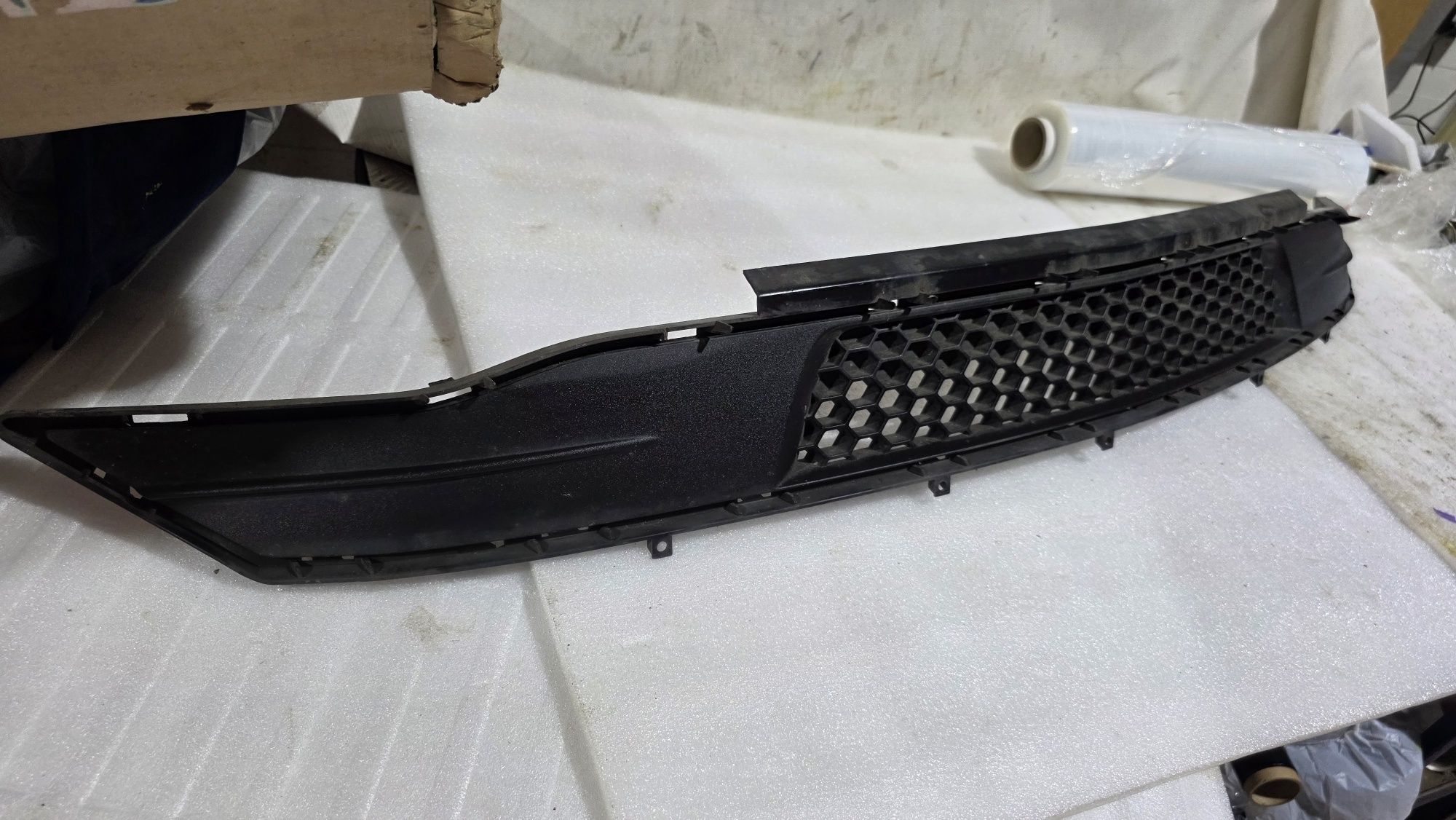 Grill atrapa kratka zderzaka dolny 18- bdb stan ford Mustang oryginał