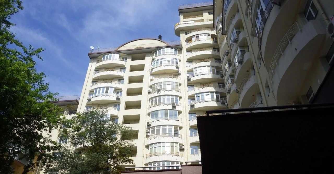 3к. Клубний будинок, центр міста. 136м2. Олександра Кониського 46/11