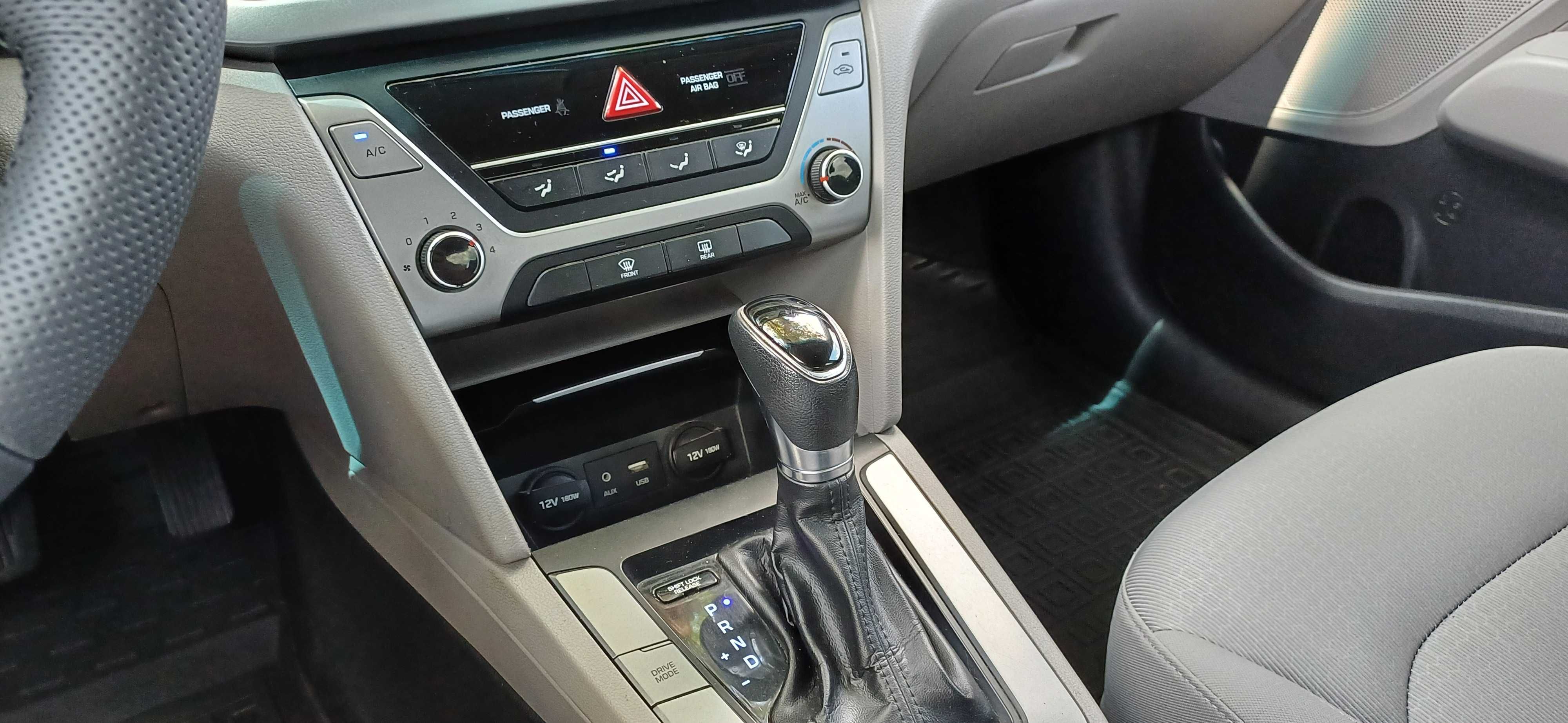 Hyundai Elantra 2.0 ГАЗ-Бензин автомат у відмінному стані
