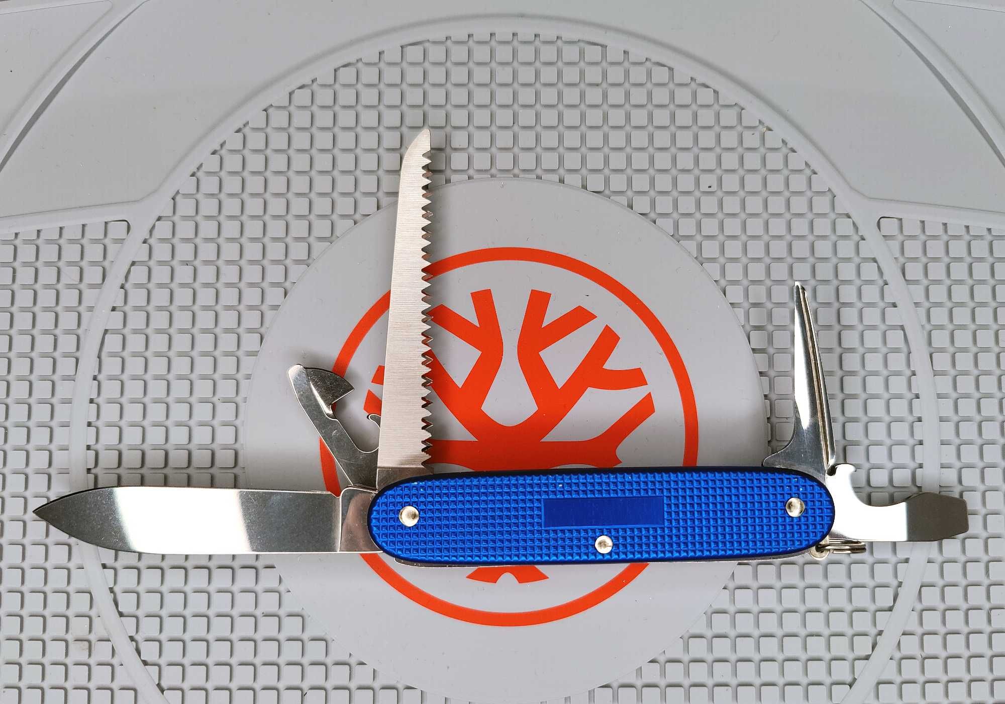 Мультітул ніж пила Victorinox Farmer Swiss Army Knife Blue Alox
