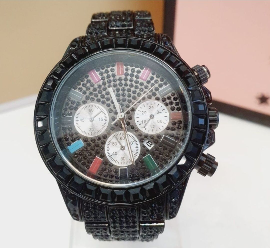 Zegarek damski czarny z diamentami  nowy   srebrnne tarcze