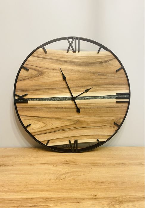Zegar LOFTOWY z naturalnego drewna - ORZECH WŁOSKI