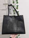 Torebka czarna shopper guess kinley carryall