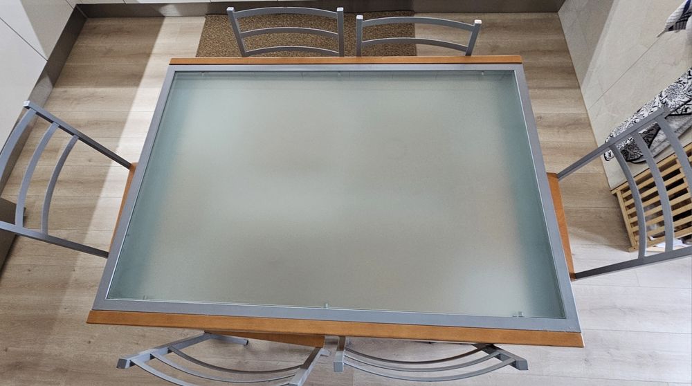 Mesa extensível + 6 Cadeiras