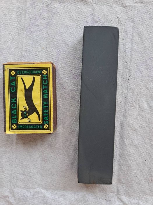 Turyngijśki kamień do brzytwy. Marmurek. Ostrzałka osełka.