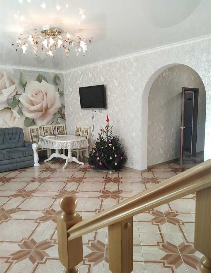 Тихий центр, будинок новобудова