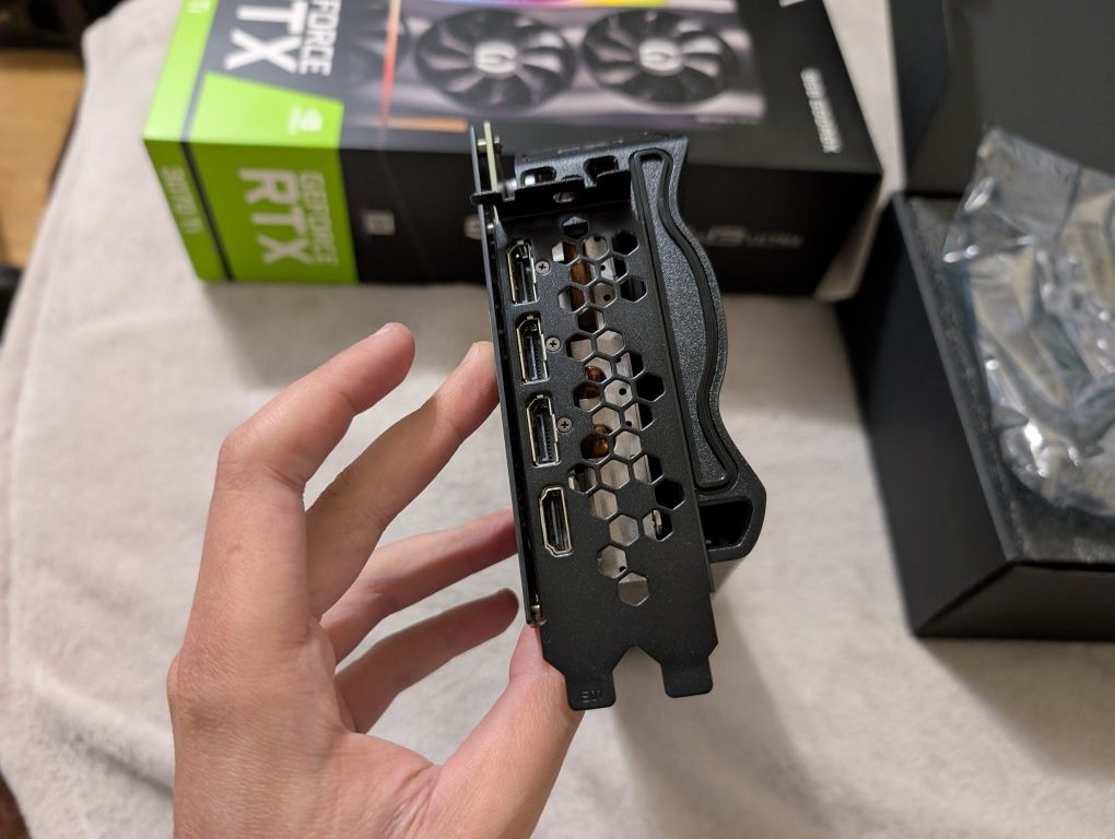 Troco/Vendo GeForce RTX 3070TI EVGA FTW3 Ultra 8gb com caixa!