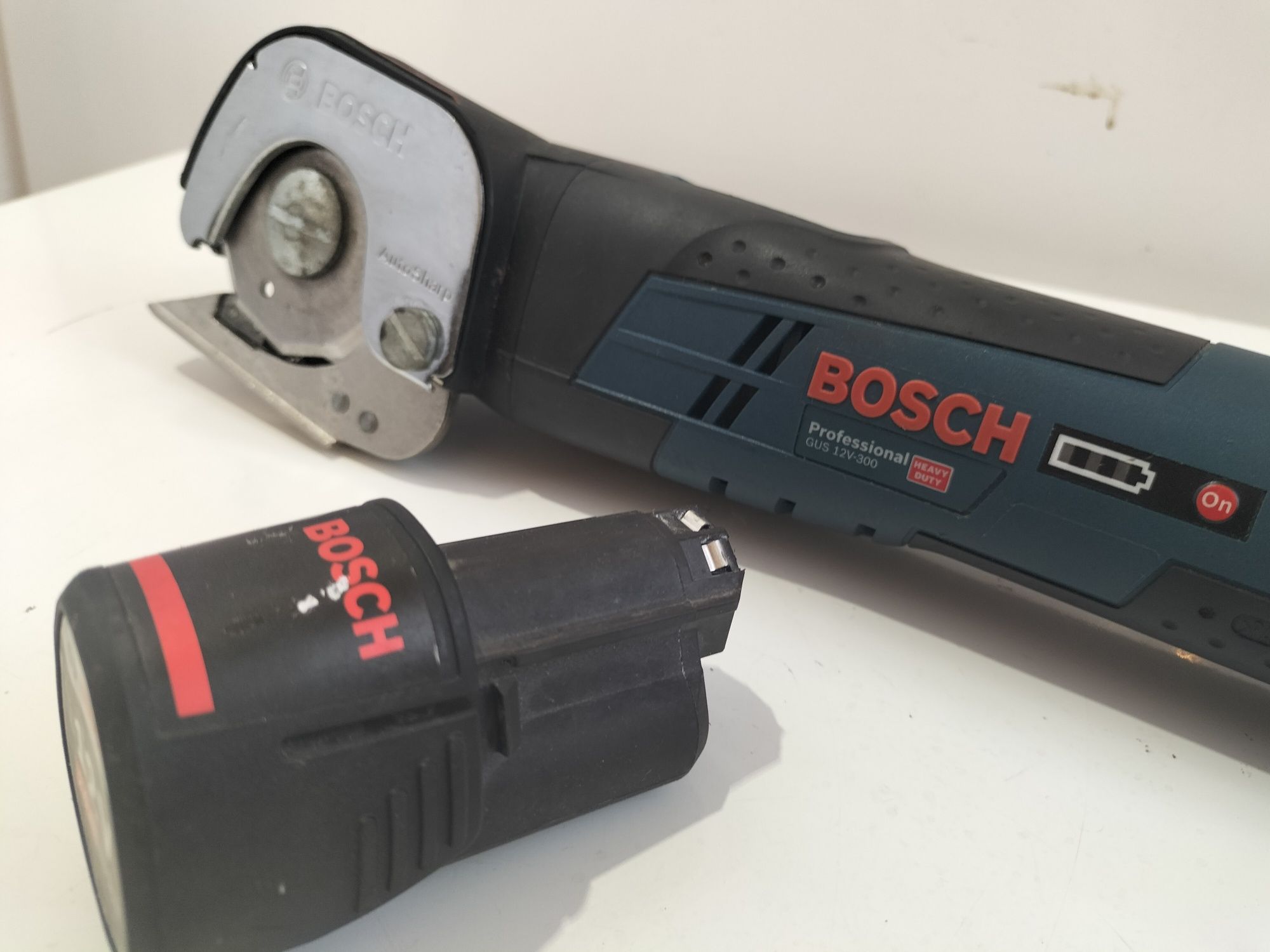 Bosch GUS 12V-300 nożyce rotacyjne uniwersalne nożyczki elektr 12v 2.0