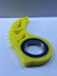 Brelok keyrambit yellow