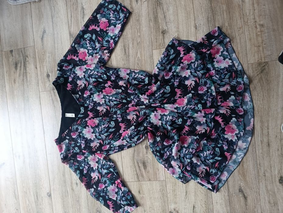Zwiewna sukienka w kwiaty M- XL