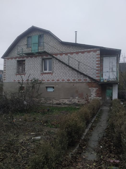 Терміново.. двоповерховий будинок