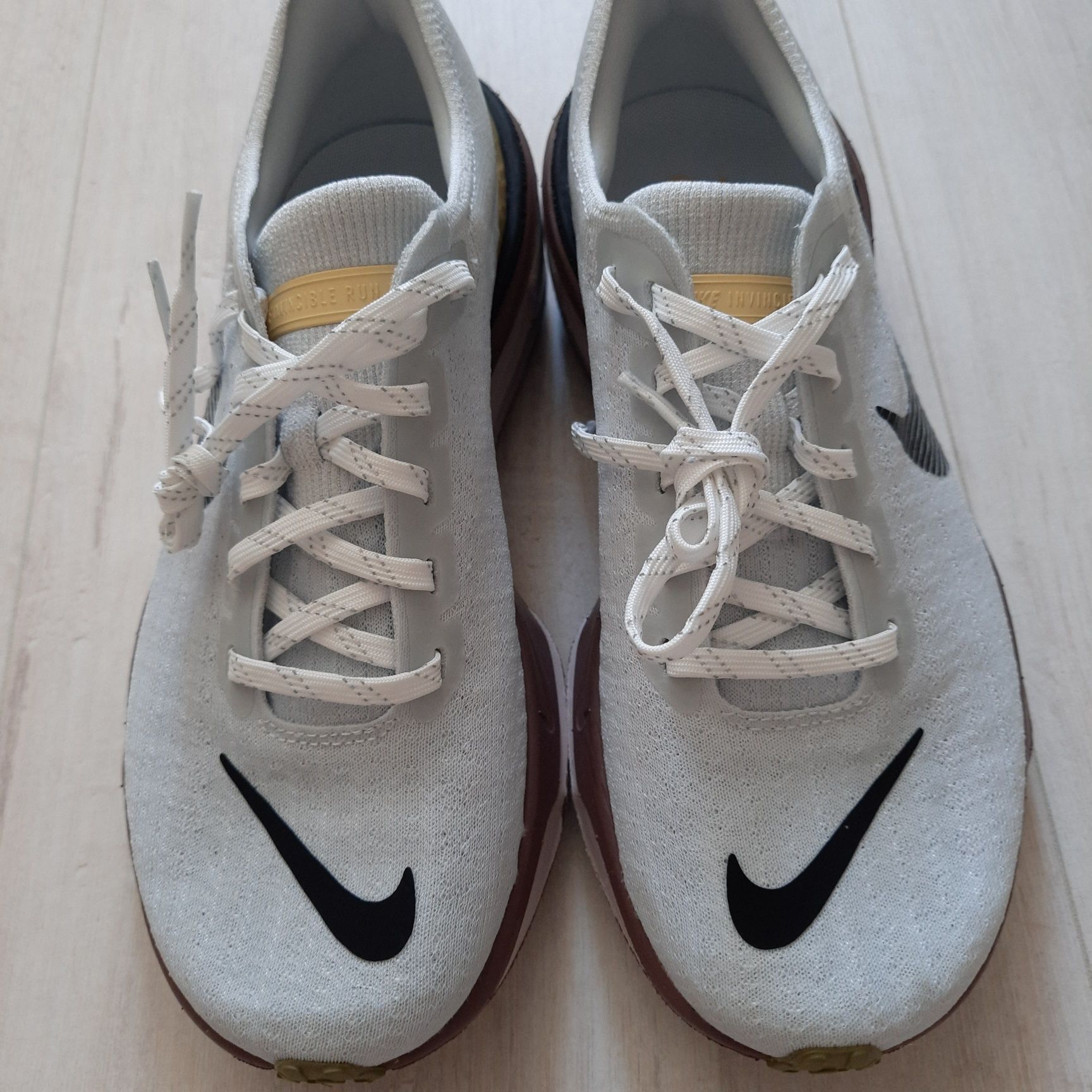 Оригінальні чоловічі кросівки  NIKE ZOOMX INVINCIBLE 3 GREY DR2660-005