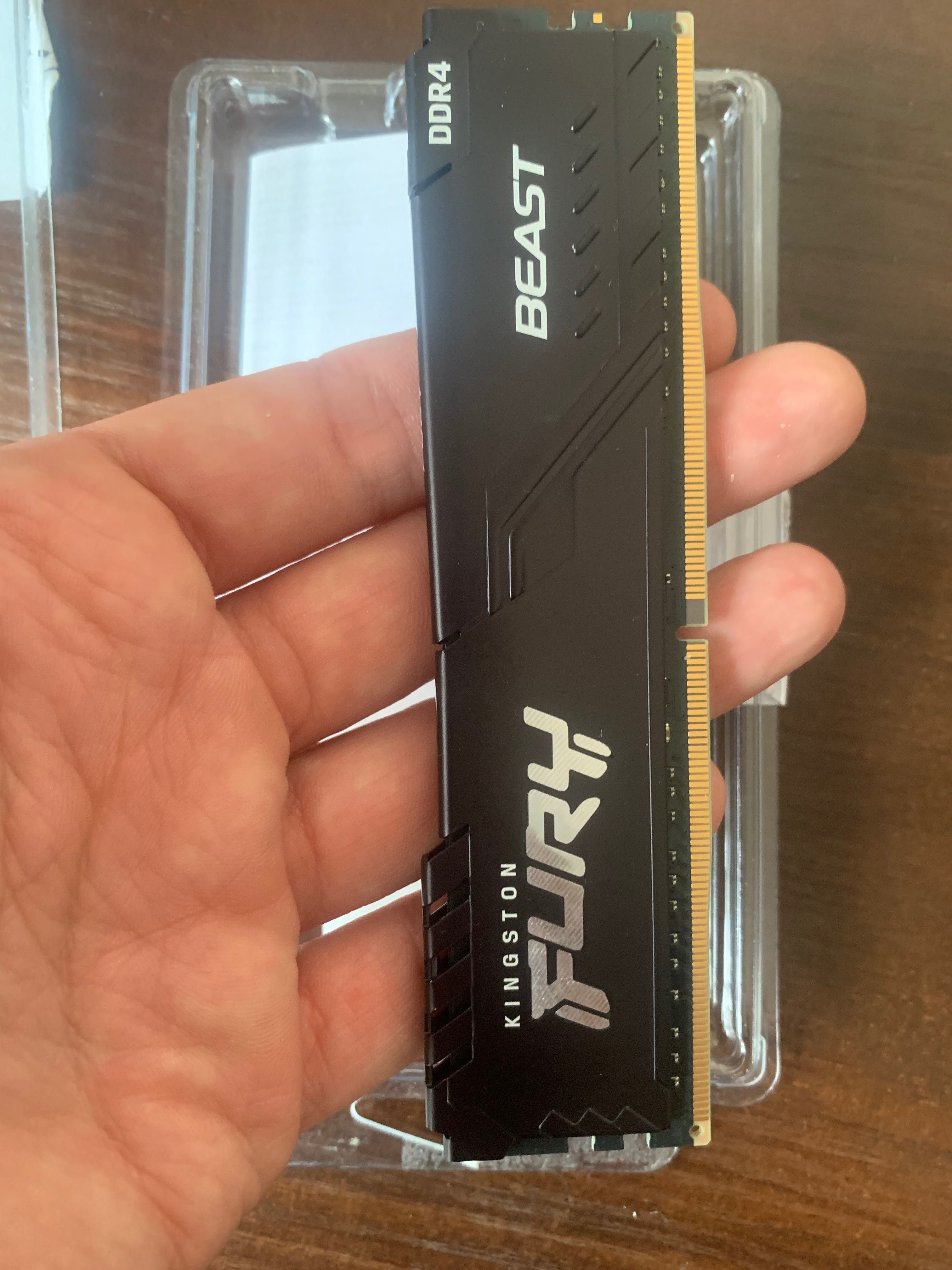Kingston fury (16gb x 1) 3200Mhz