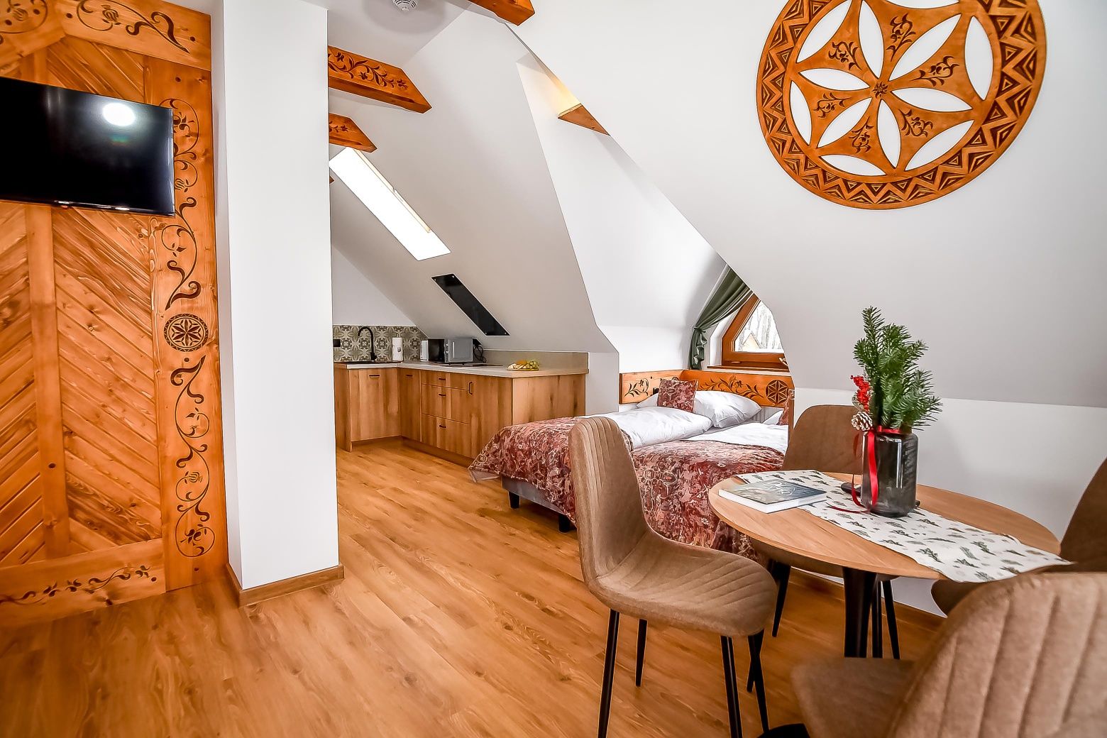 Pokoje ze śniadaniem i apartamenty 300 m od Gorący Potok i Termy Szafl