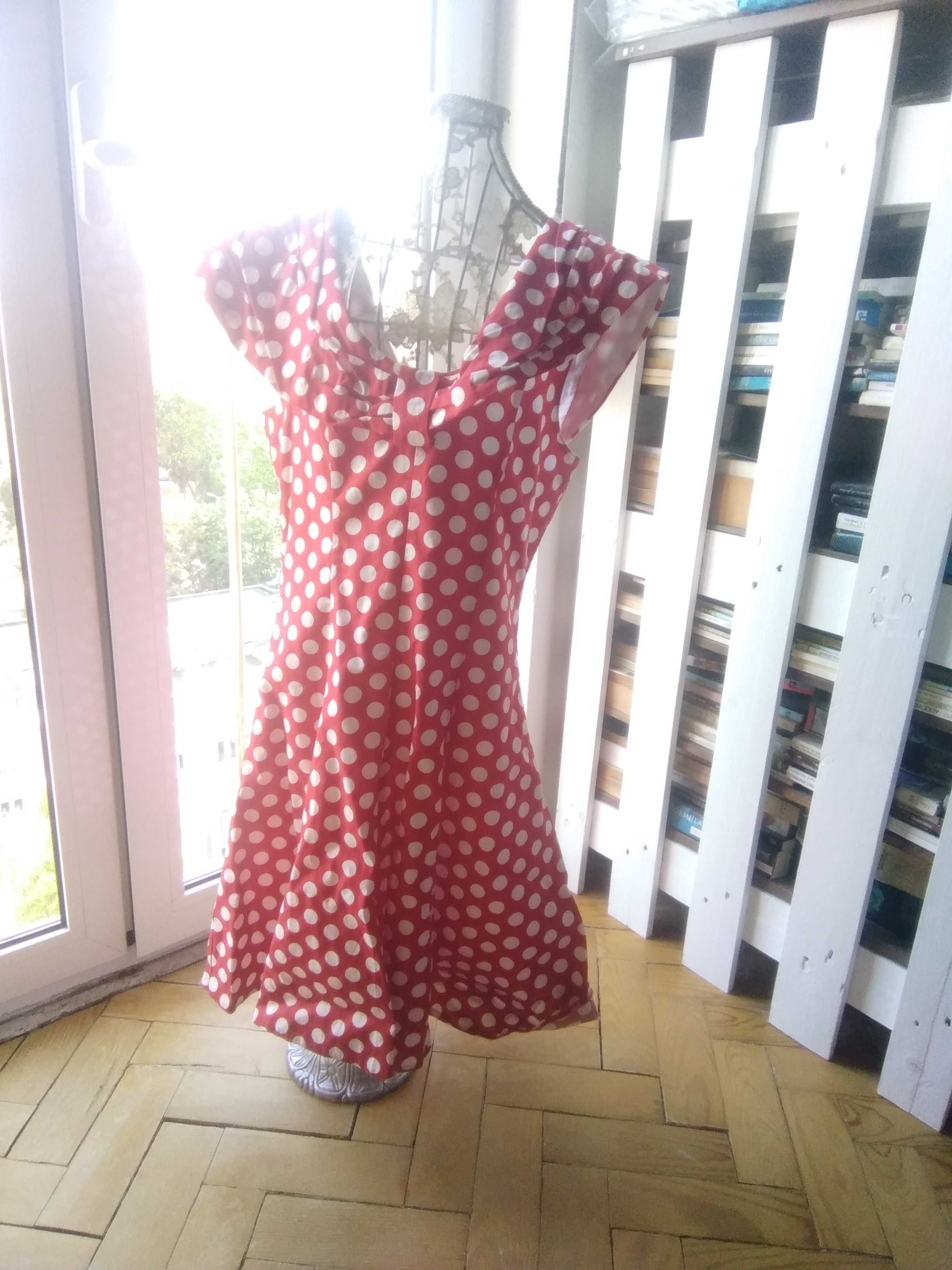 Vestido vermelho com bolas brancas NOVO T36