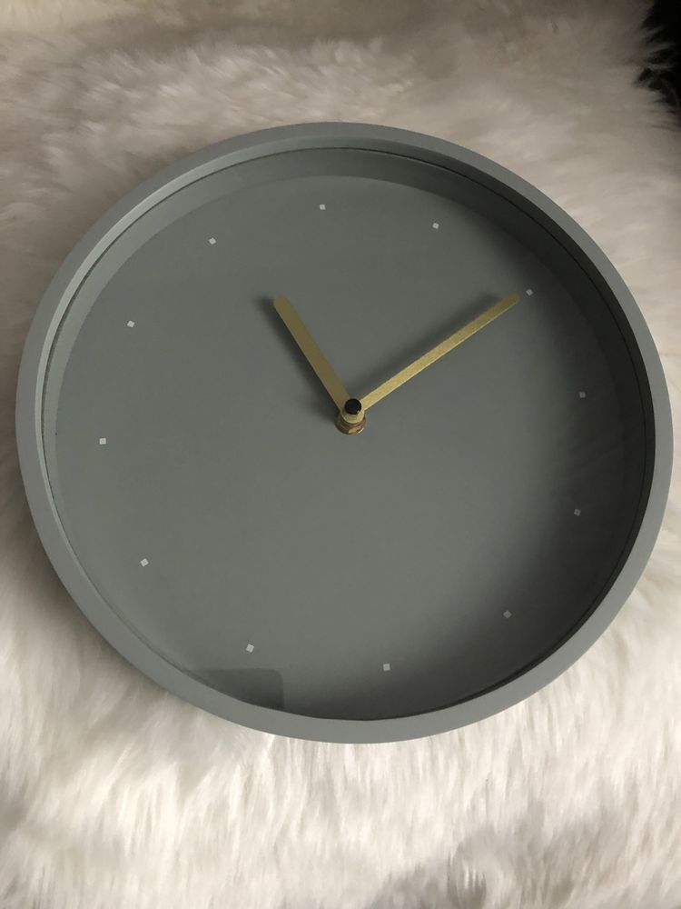 Nowy zegar ze złotymi wskazówkami, srednica 26 cm