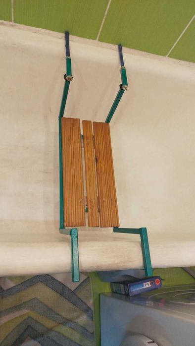 Лавочка в ванную для пожилого человека