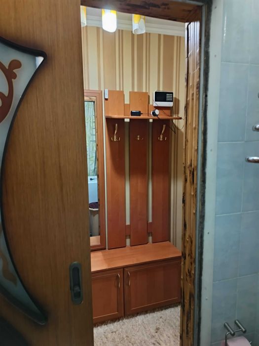 До квартири додається сарай з погребом у дворі.
І підвал під домом.