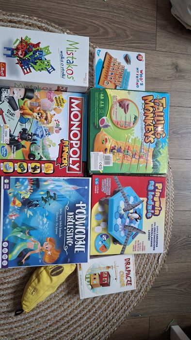 Zestaw 8 gier Monopoly Pingwiny i Małpki